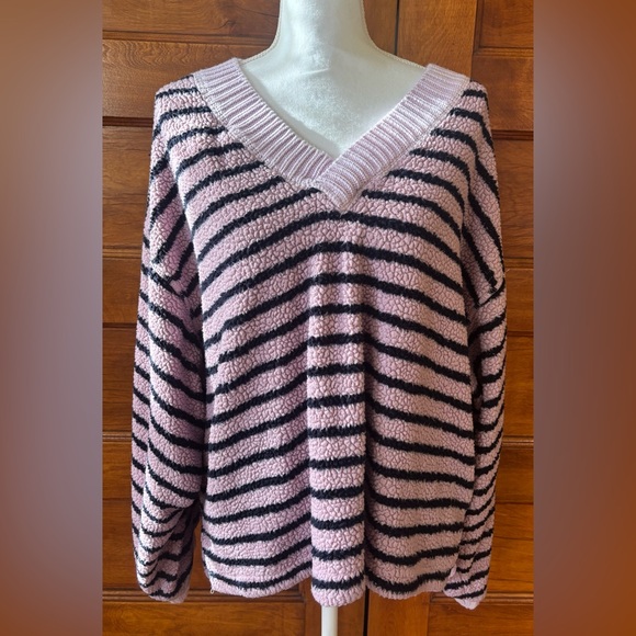 Free People Striped Pink and Navy Blue V-Neck Sweater - Picture 1 of 7